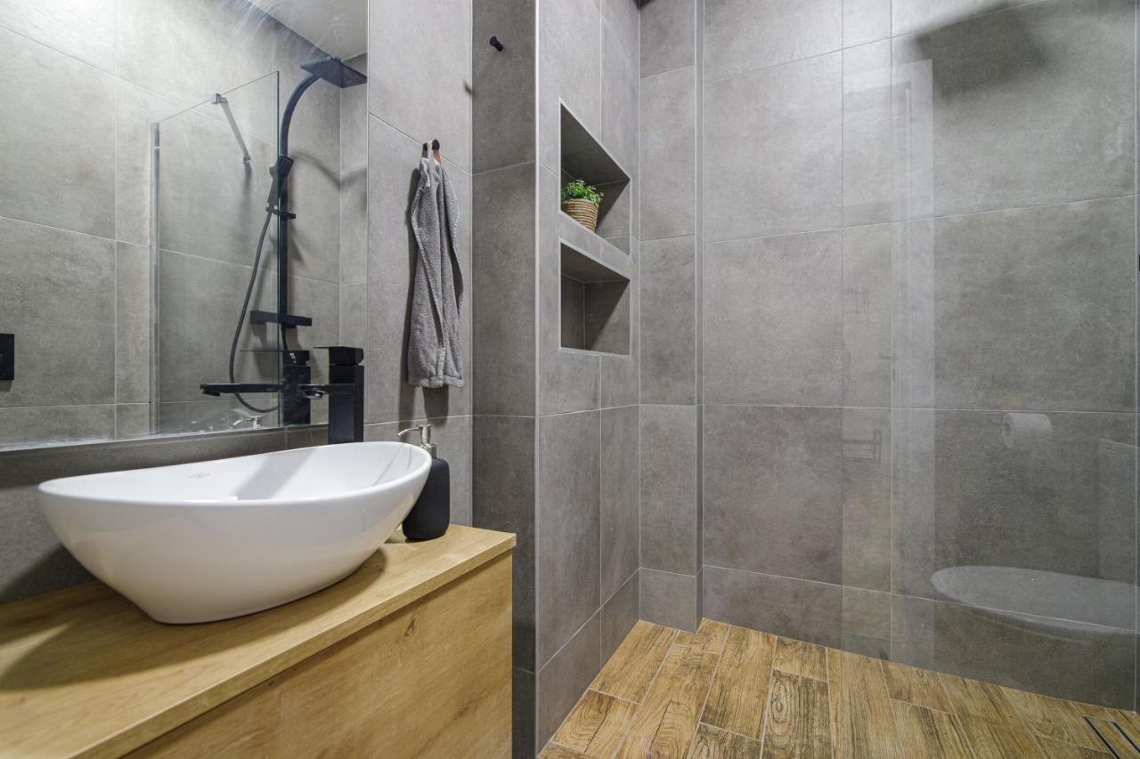 Luxury Apartments Stud - Vb オストラヴァ エクステリア 写真